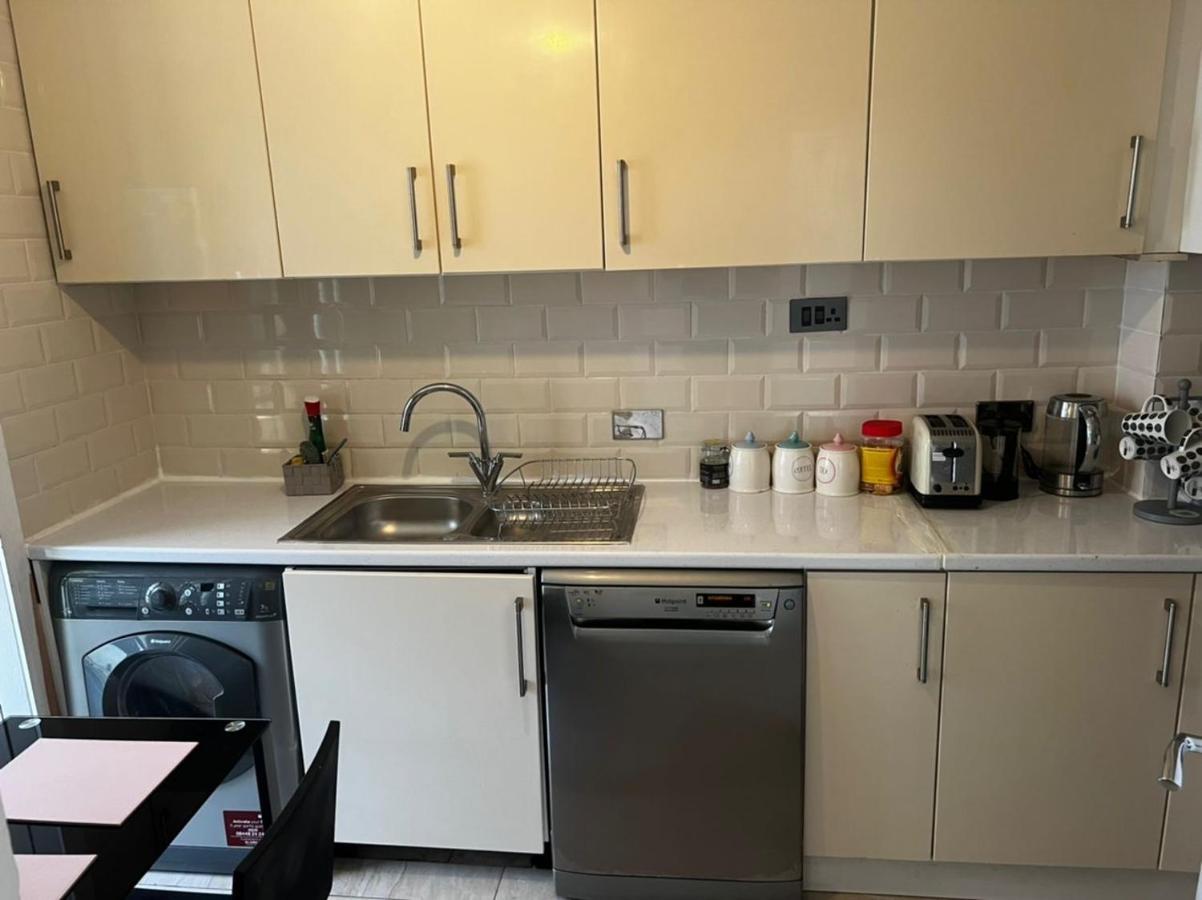 Cosy 2-Bedroom Flat In Finsbury Park, Modern, Convenient & Close To Central London! Zewnętrze zdjęcie