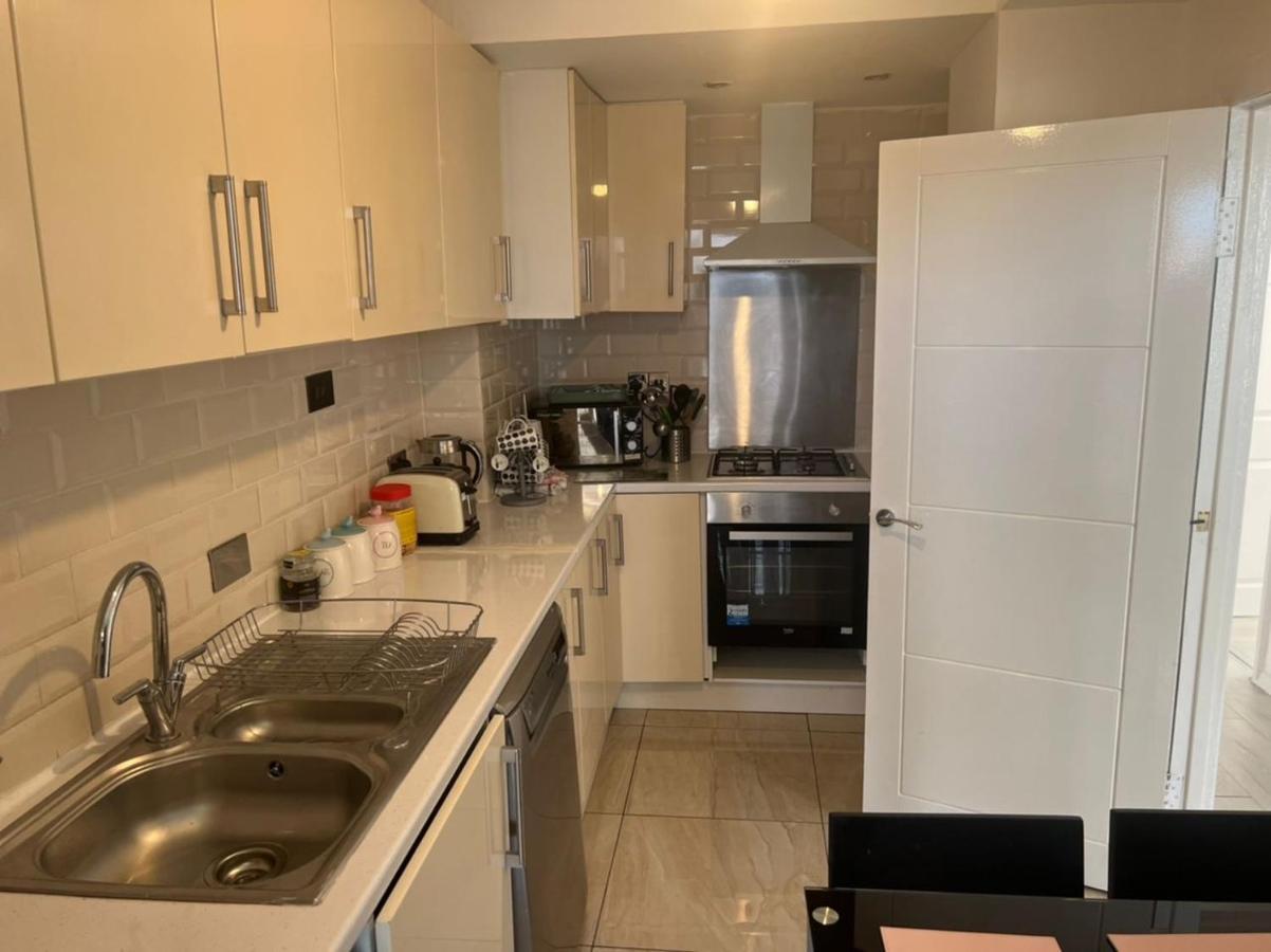 Cosy 2-Bedroom Flat In Finsbury Park, Modern, Convenient & Close To Central London! Zewnętrze zdjęcie